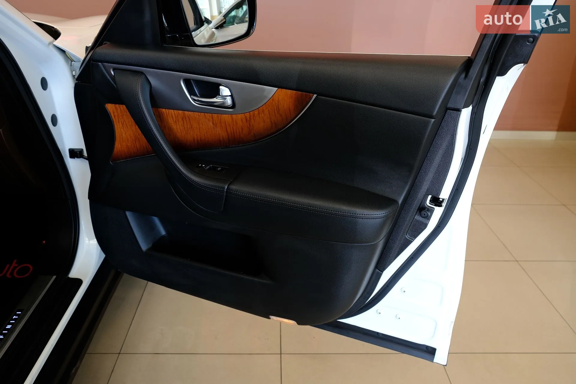 2016 Infiniti QX70 - мініатюра 43