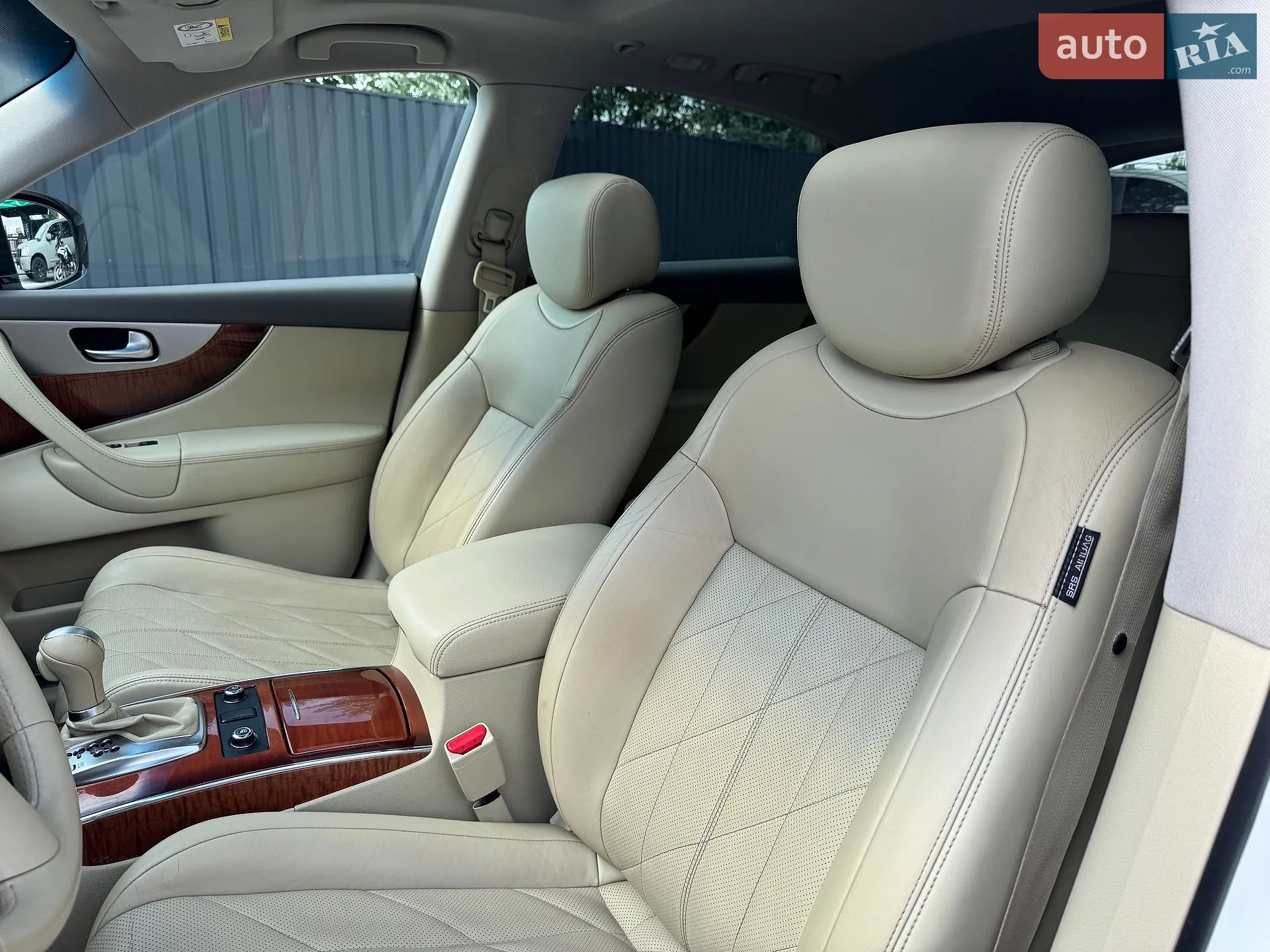 2015 Infiniti QX70 - мініатюра 17