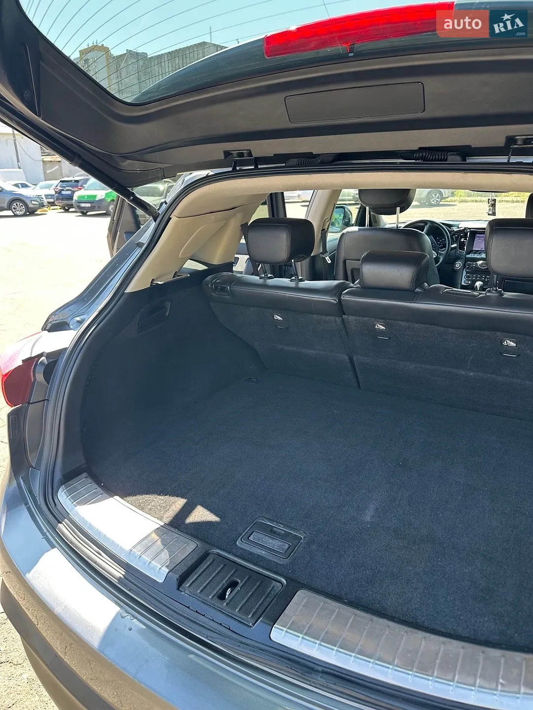 2013 Infiniti QX70 - мініатюра 16