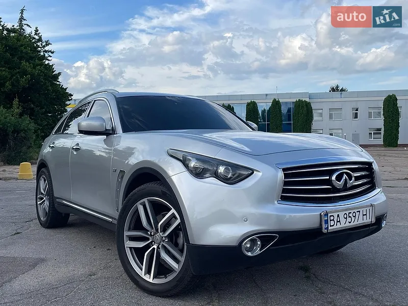 Infiniti QX70 2013