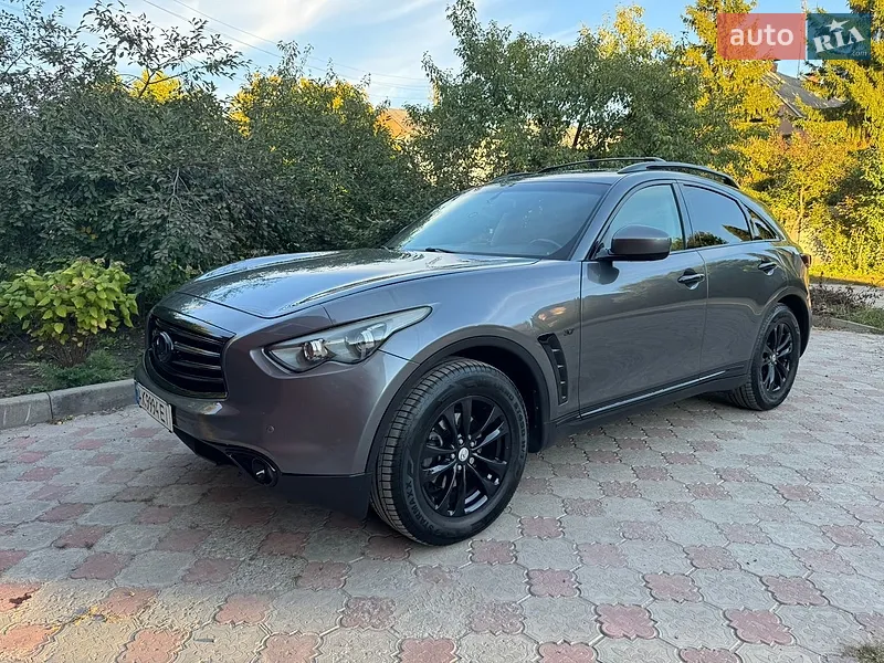 Infiniti QX70