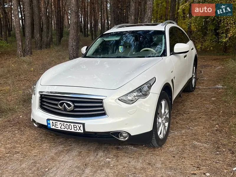 Infiniti QX70 2013