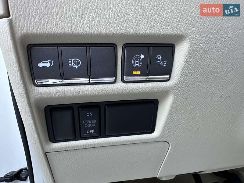 Позашляховик / Кросовер Infiniti QX80 2015 в Києві