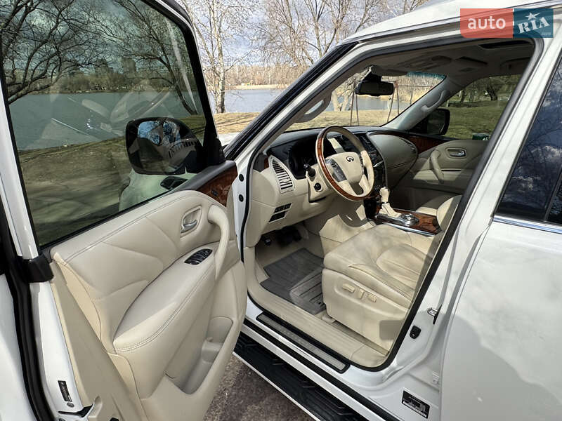 Внедорожник / Кроссовер Infiniti QX80 2016 в Тернополе