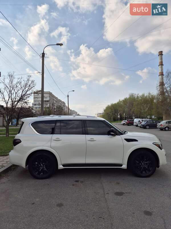 Позашляховик / Кросовер Infiniti QX80 2016 в Києві