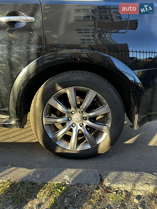 Позашляховик / Кросовер Infiniti QX80 2014 в Чернігові