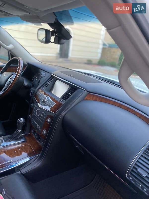 Внедорожник / Кроссовер Infiniti QX80 2015 в Могилев-Подольске