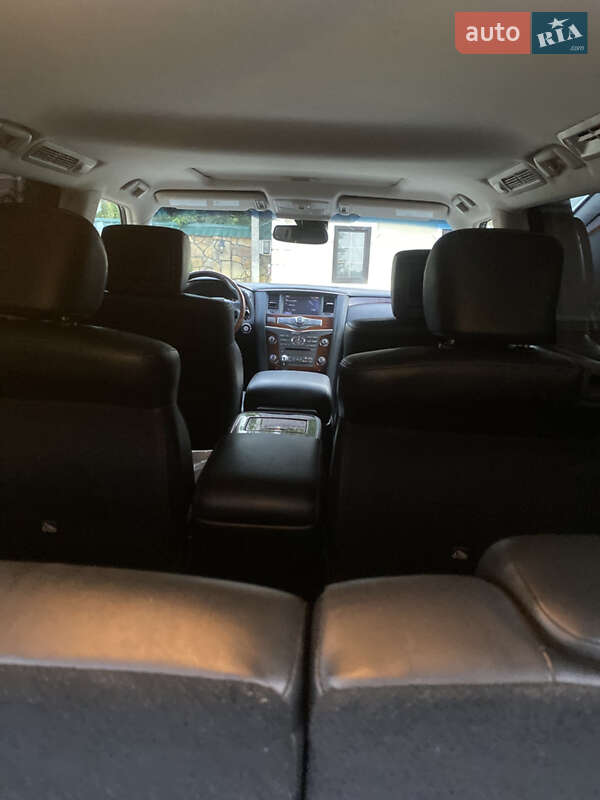 Внедорожник / Кроссовер Infiniti QX80 2015 в Могилев-Подольске