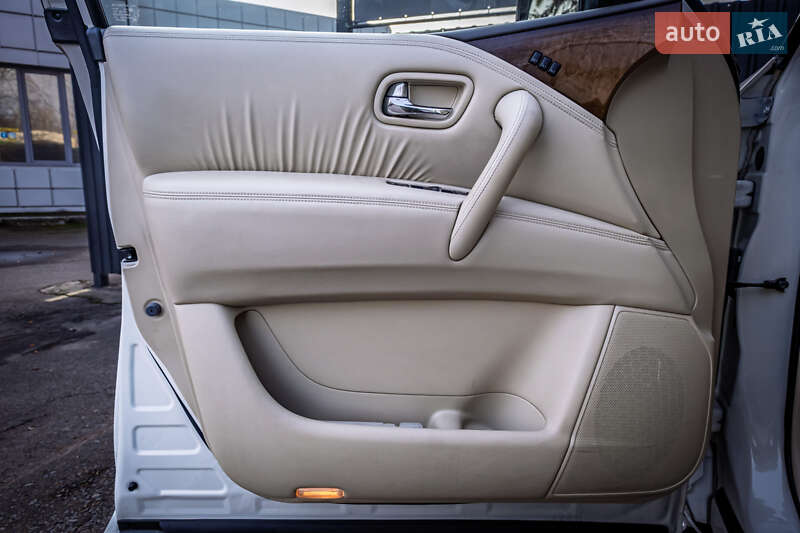 Позашляховик / Кросовер Infiniti QX80 2014 в Києві фото 31 Позашляховик / Кросовер Infiniti QX80 2014 в Києві