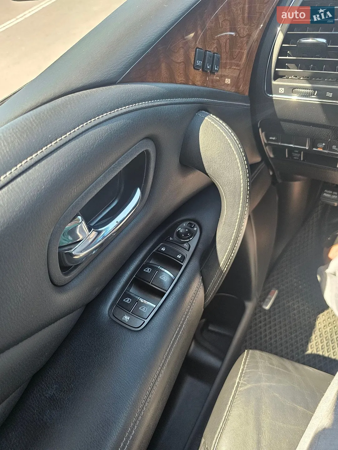 2015 Infiniti QX80 - мініатюра 21