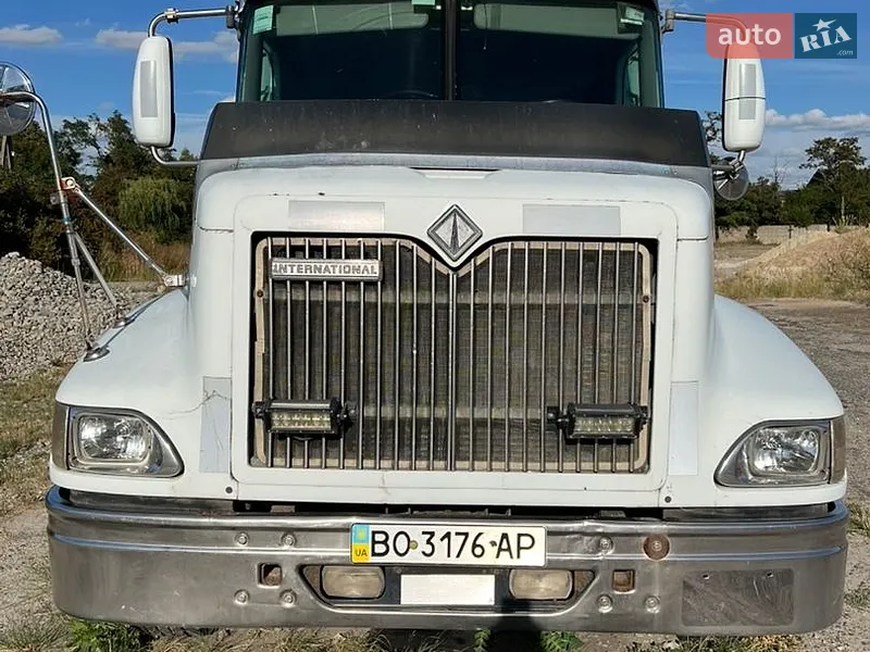 International 9200 2001