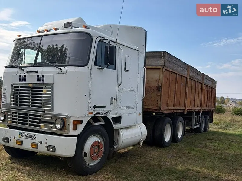International 9600 1993