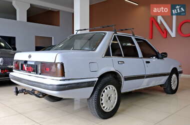 Седан Isuzu Aska 1989 в 