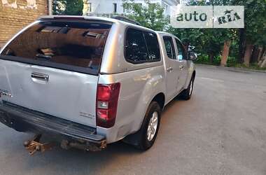 Пікап Isuzu D-Max 2013 в 