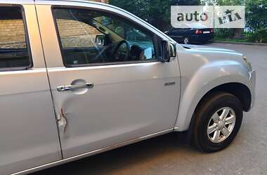 Пікап Isuzu D-Max 2013 в 