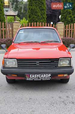 Седан Isuzu Gemini 1982 в 