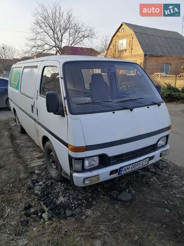 Грузопассажирский фургон Isuzu Midi 1993 в Бердичеве