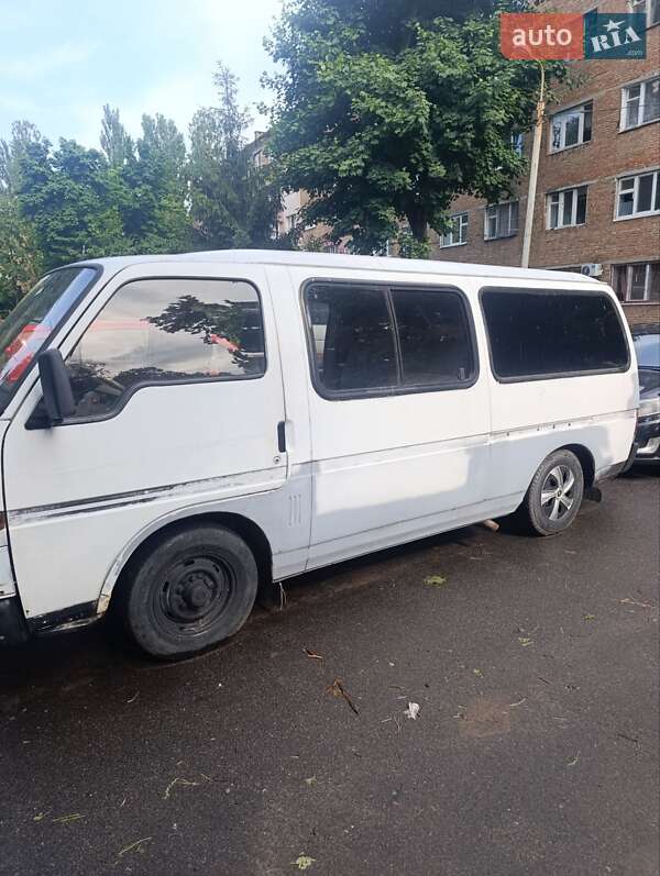 Минивэн Isuzu Midi 1996 в 