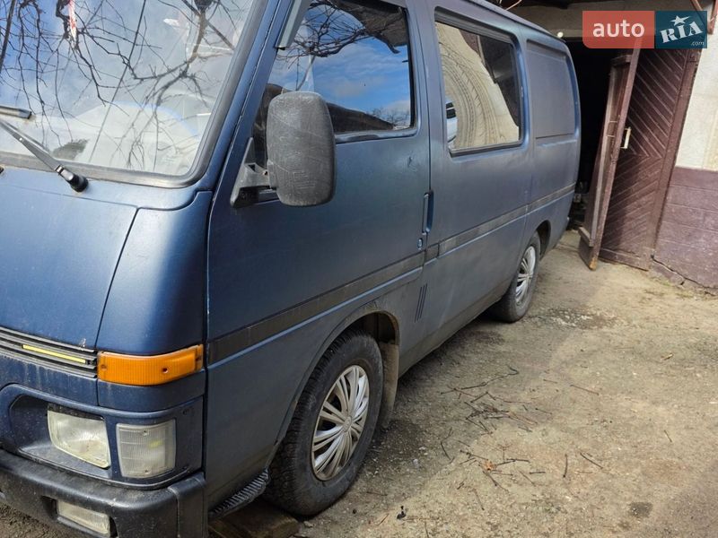 Грузопассажирский фургон Isuzu Midi 1991 в Хмельницком