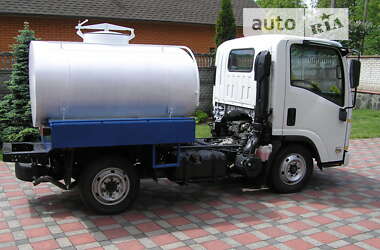 Вантажний фургон Isuzu NLR 2013 в Вінниці