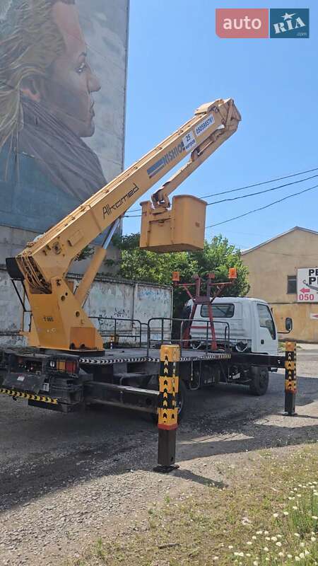 Автовышка Isuzu NLR 2008 в Одессе