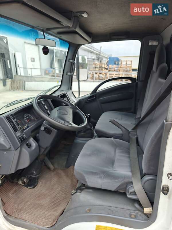 Грузовой фургон Isuzu NLR 2013 в Киеве