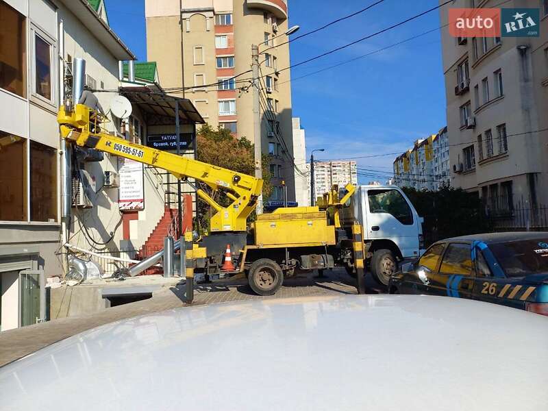 Автовышка Isuzu NQR 2014 в Одессе
