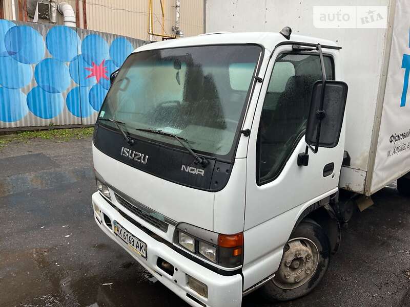 Вантажний фургон Isuzu NQR 2006 в Харкові
