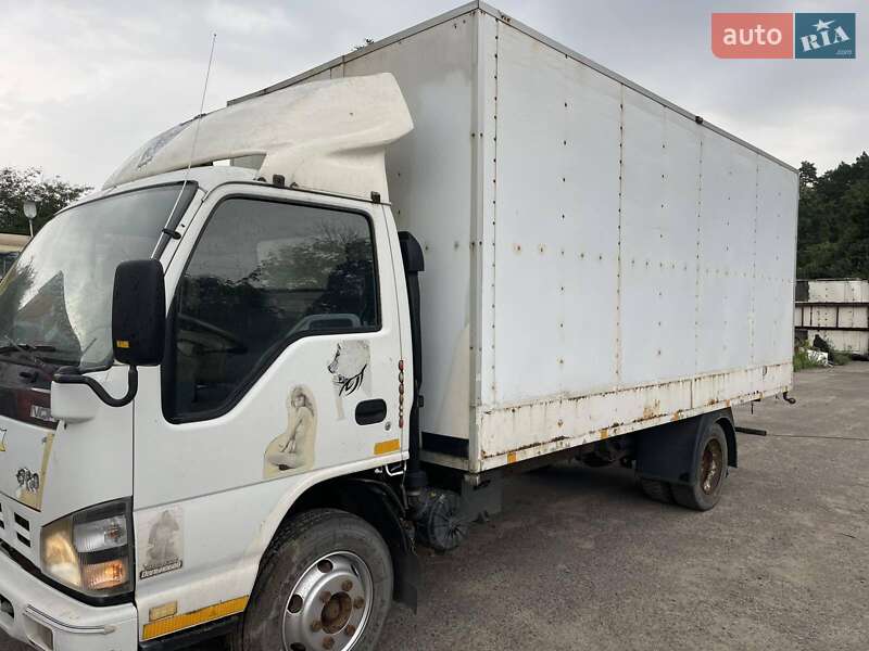 Грузовой фургон Isuzu NQR 2007 в Буче