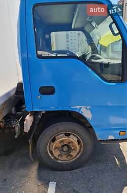 Вантажний фургон Isuzu NQR 2013 в Львові