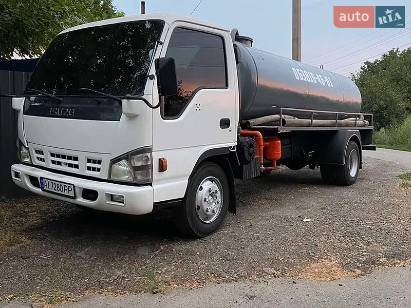 Isuzu NQR 2008