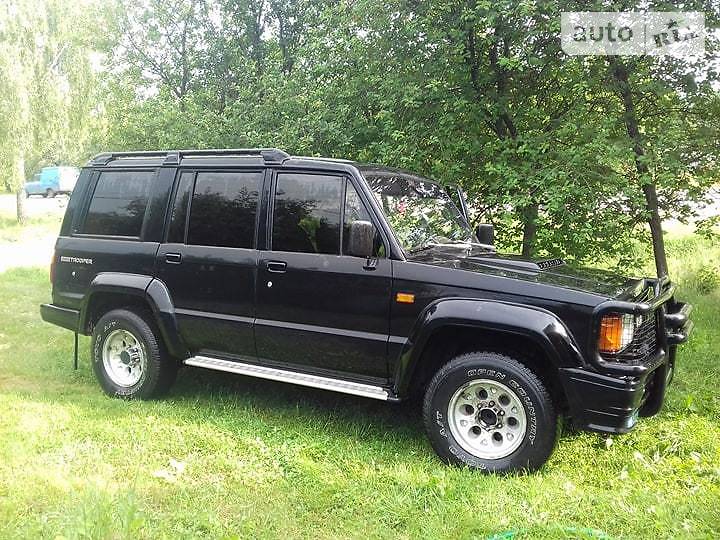 Внедорожник / Кроссовер Isuzu Trooper 1986 в Ромнах