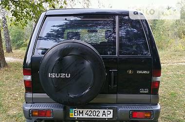Позашляховик / Кросовер Isuzu Trooper 1998 в Сумах