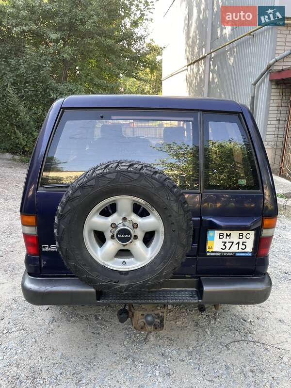 Позашляховик / Кросовер Isuzu Trooper 1996 в Сумах