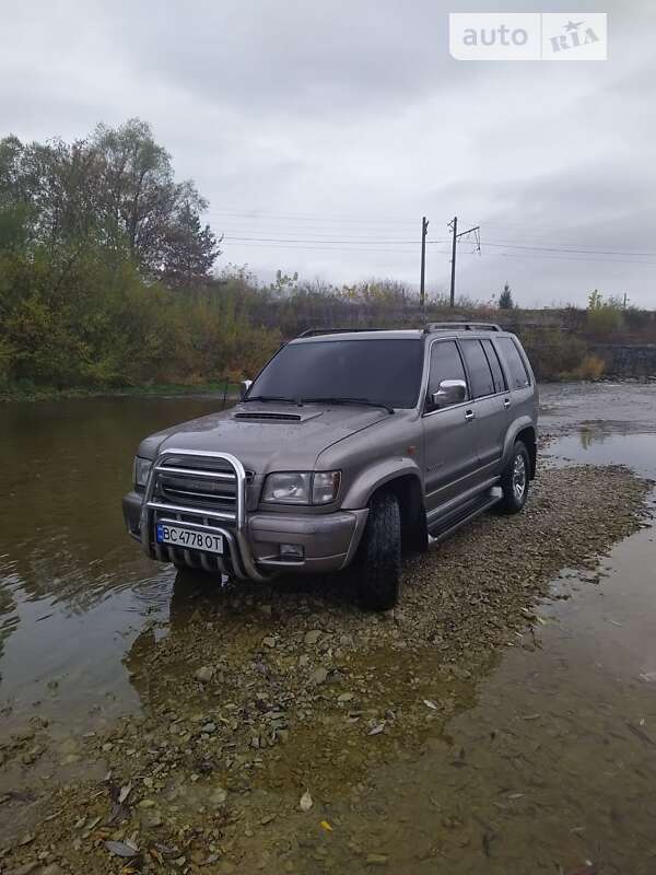 Внедорожник / Кроссовер Isuzu Trooper 2000 в Стрые