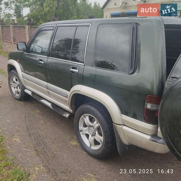 Внедорожник / Кроссовер Isuzu Trooper 2000 в Дубровице