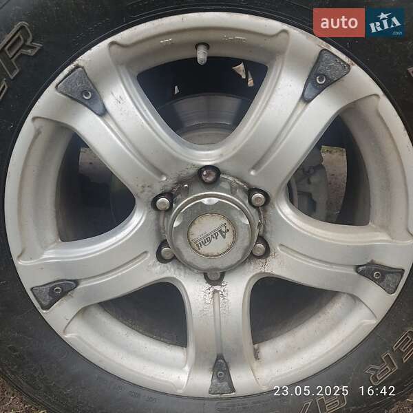 Внедорожник / Кроссовер Isuzu Trooper 2000 в Дубровице