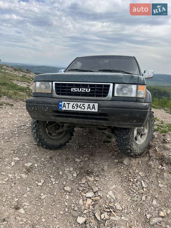 Позашляховик / Кросовер Isuzu Trooper 1996 в Надвірній