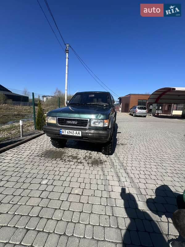 Позашляховик / Кросовер Isuzu Trooper 1996 в Надвірній