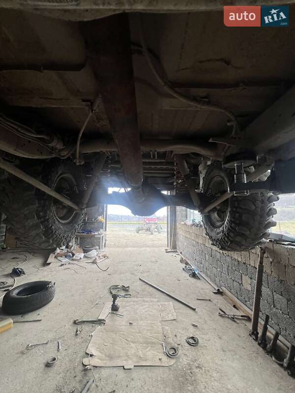 Позашляховик / Кросовер Isuzu Trooper 1996 в Надвірній