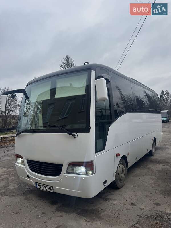 Туристический / Междугородний автобус Isuzu Turquoise 2001 в Тернополе