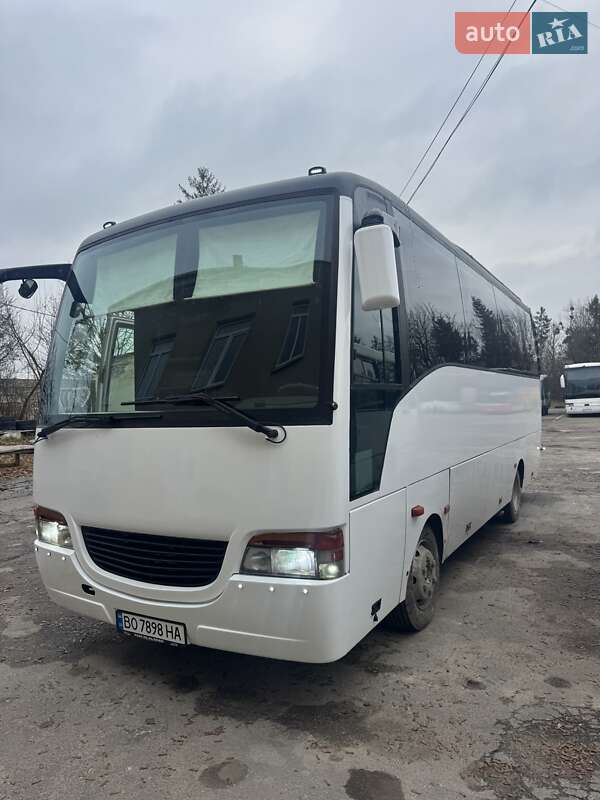 Туристический / Междугородний автобус Isuzu Turquoise 2001 в Тернополе