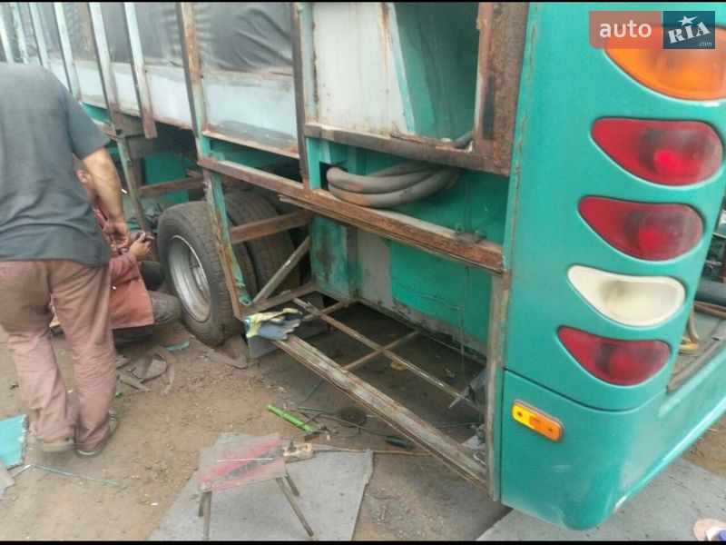 Туристический / Междугородний автобус Isuzu Turquoise 2003 в Кременчуге