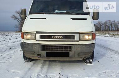 Вантажний фургон Iveco 35S13 2000 в Харкові