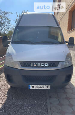 Вантажний фургон Iveco 65C17 2011 в Львові