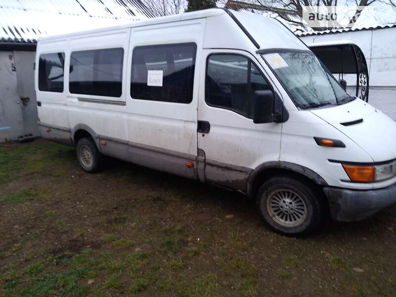 Городской автобус Iveco Daily пасс. 2000 в Калуше