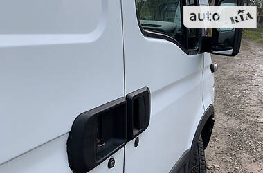 Грузовой фургон Iveco Daily 2006 в 