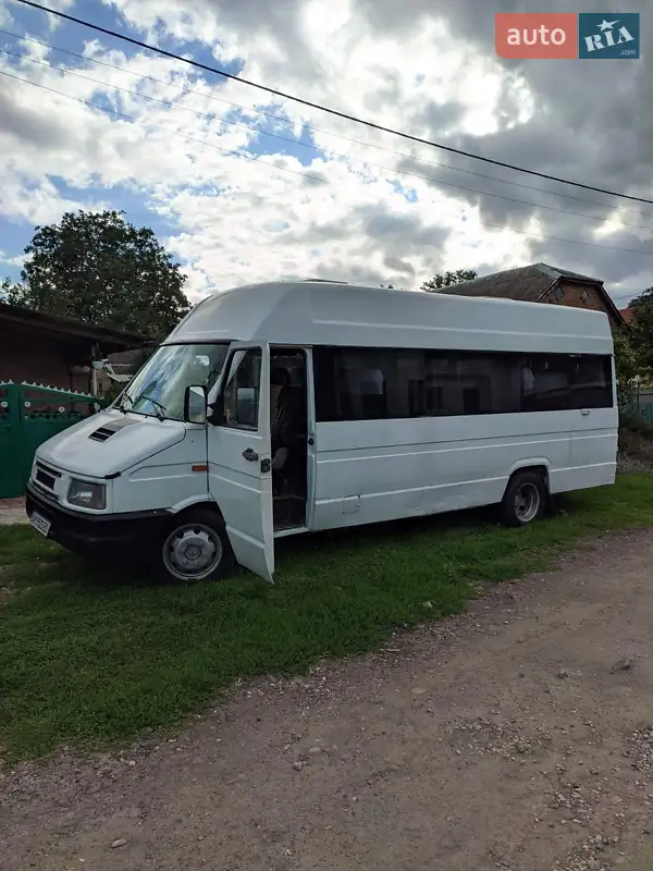 Микроавтобус Iveco Daily 1999 в 