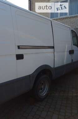 Грузовой фургон Iveco Daily 2004 в 