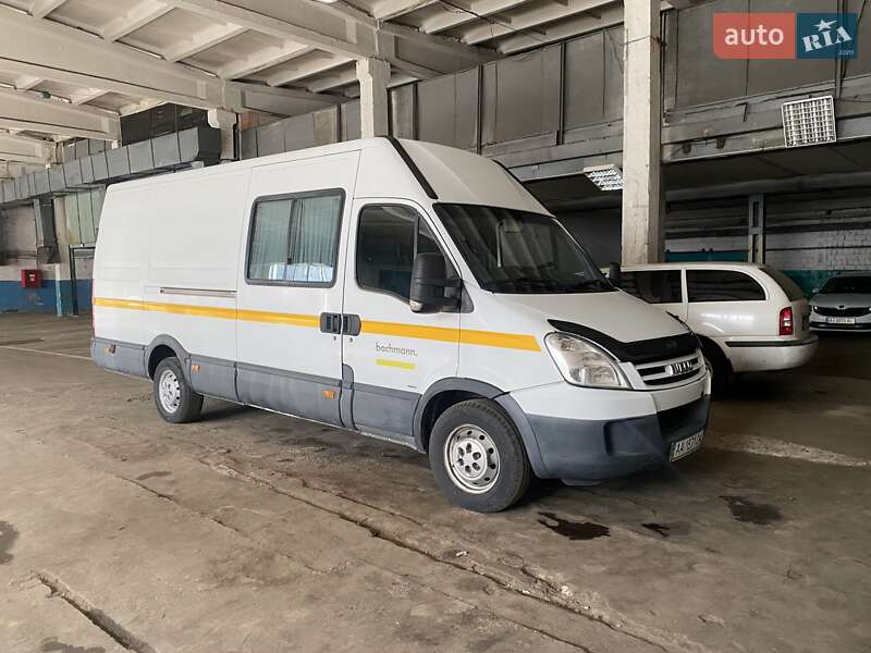 Седан Iveco Daily 2009 в Києві